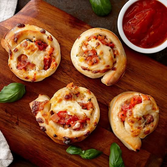Rouleaux bruschetta (8 mcx) / Bruschetta Rolls (8 pcs)