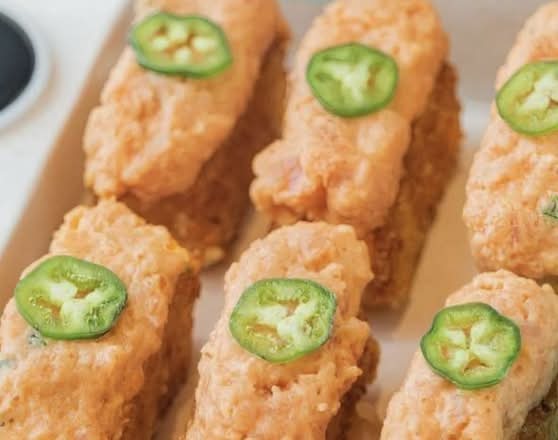 Spicy Salmon Crack Rice (6 pcs)