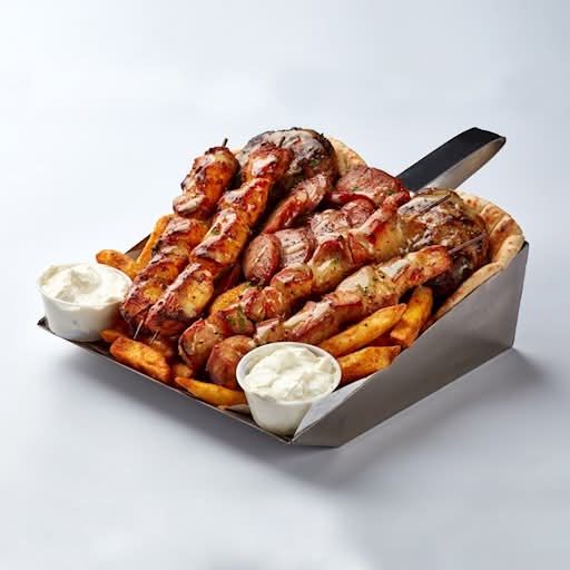 BÂTONS DE PORC, BÂTONS DE POULET, BIFTEKIA ET LOUKANIKO / PORK STICKS, CHICKEN STICKS, BIFTEKIA AND LOUKANIKO