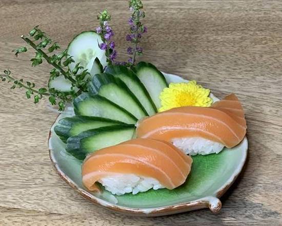 001 Salmon Sushi