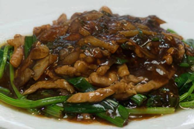 68. Shredded Beef in Chili, Sour and Garlic Sauce with Spinach