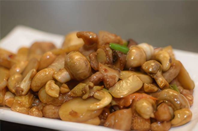 36. Diced Chicken with Cashew Nuts