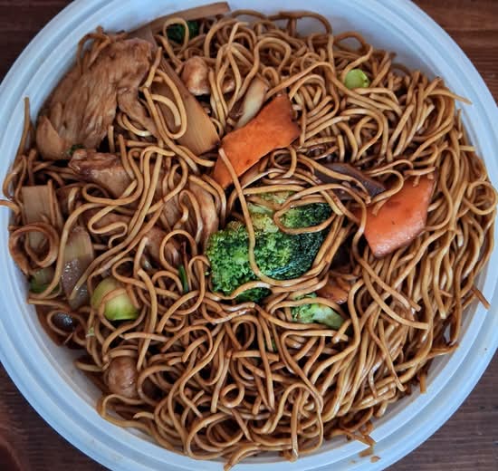 103. Sliced Chicken and Broccoli Chow Mein