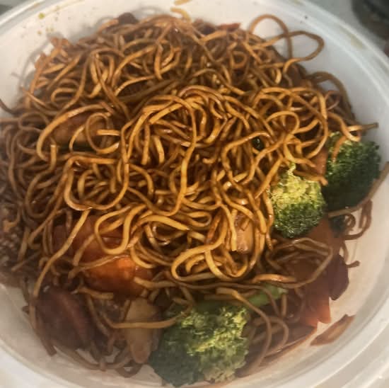 105. Deluxe Mixed Vegetables Chow Mein
