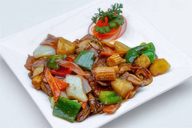 46. Sliced Duck with Pineapple and Ginger