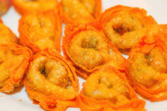 5. Deep Fried Wonton with Sweet and Sour Sauce