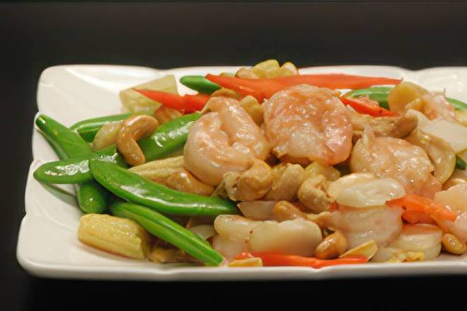 24. Stir Fried Prawns with Cashew Nuts