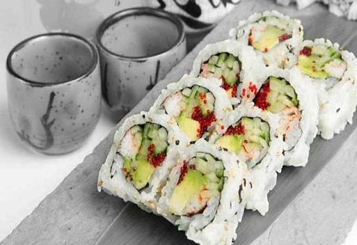 California Maki (6 pcs)