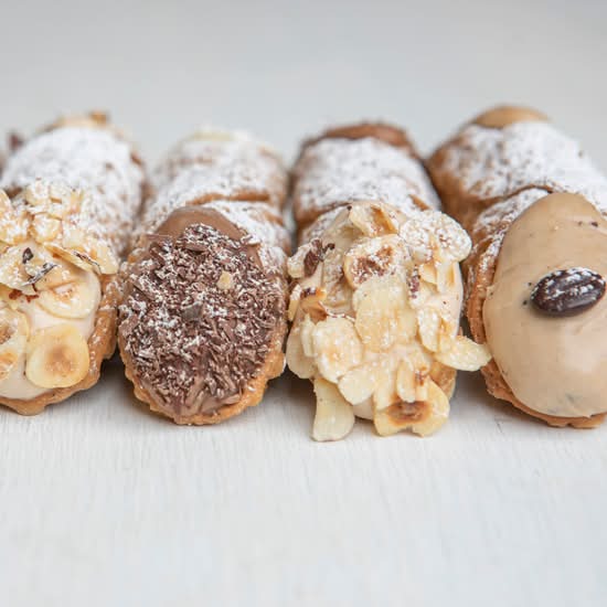 1/2 doz assorted Large Cannoli