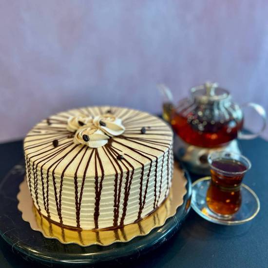 Mocha Cake 8"