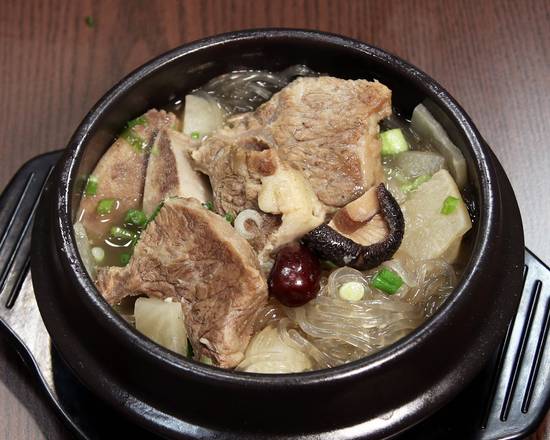 Galbi Tang / 갈비탕