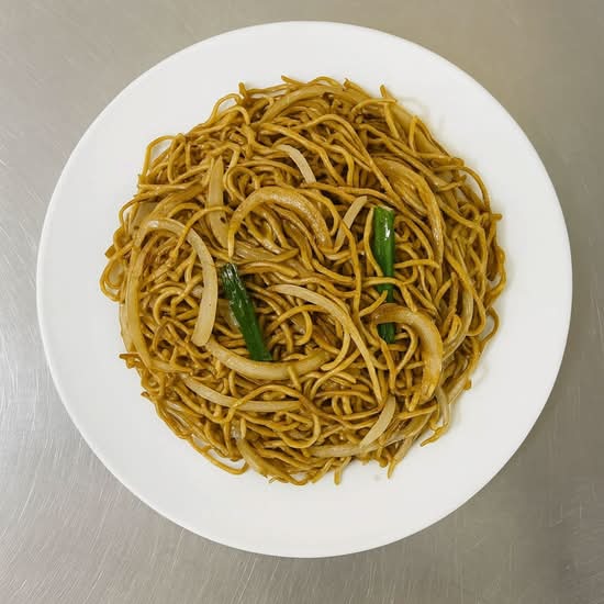 F14. Shredded Pork or Chicken or Vegetarian Chow Mein (Thin Noodle) - 肉絲/雞絲/素 炒麵(幼麵)