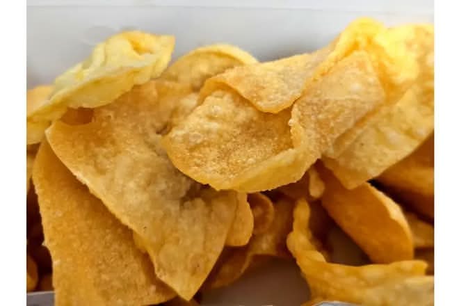 Deep Fried Wonton with Sweet and Sour Sauce (14 pcs)