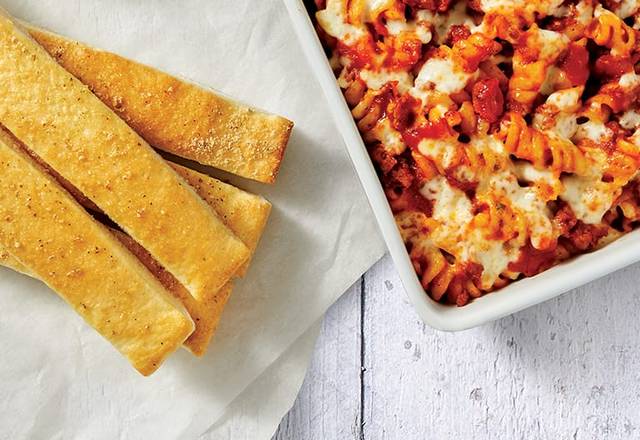 Large Meaty Marinara with Breadsticks