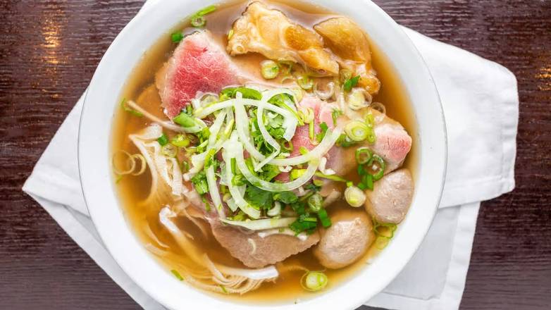 Beef Noodle Soup (Pho Bo)