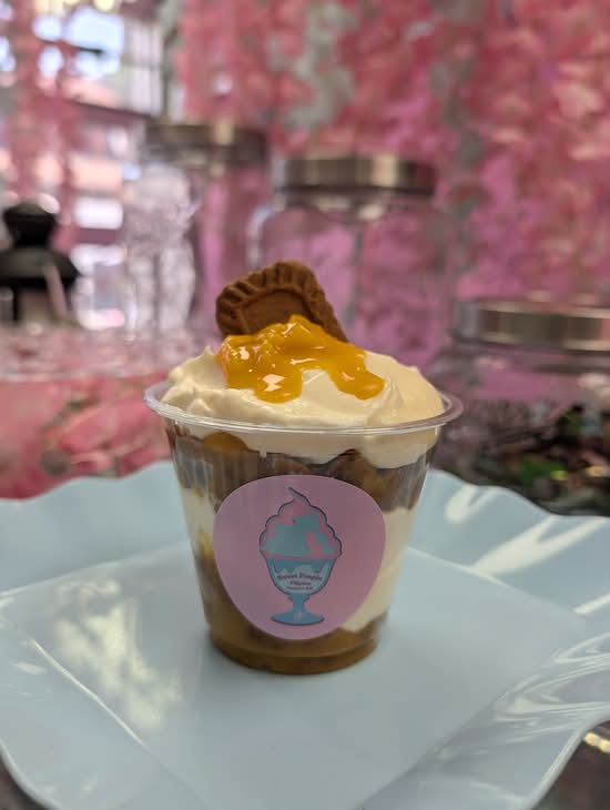 Biscoff Mango Float