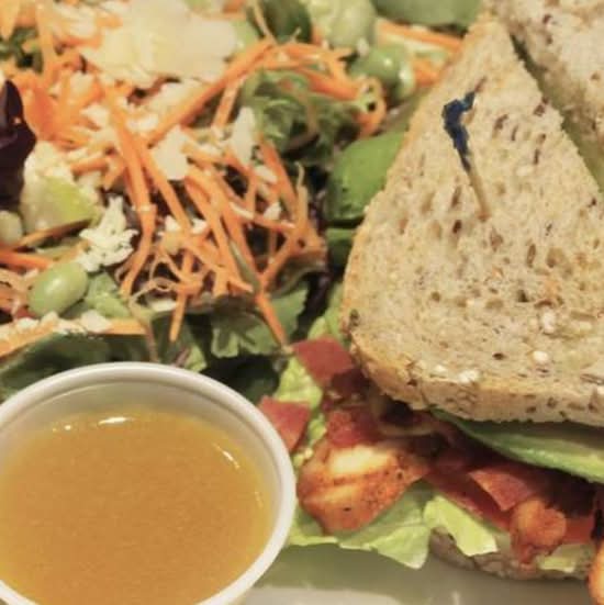 CHICKEN BLT / Poulet BLT Sandwich