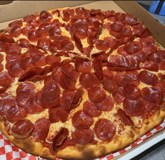 World Famous 120 pepperoni pizza (XL)