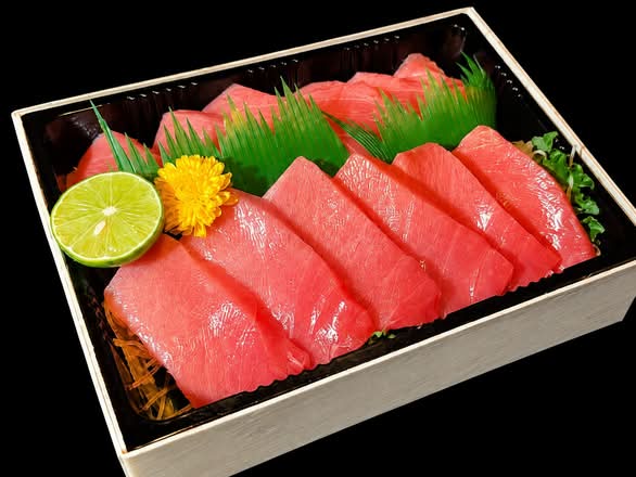 Bluefin Tuna Chu-toro (12pcs)