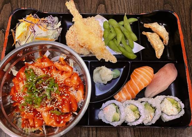 Spicy  Sashimi Rice Bowl Bento