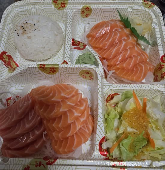 SALMON SASHIMI DINNER