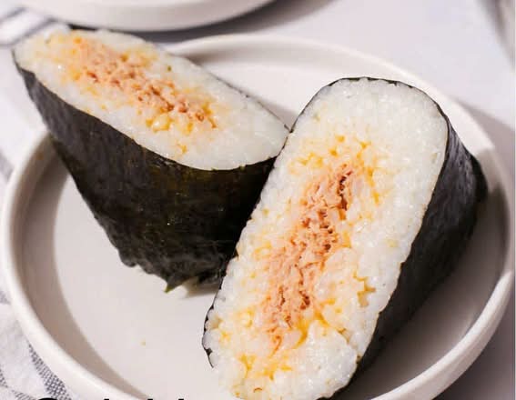 Onigiri au Thon Épicé