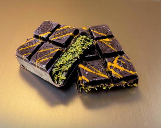 Viral Dark Chocolate Pistachio Kataifi Dubai Chocolate Bar