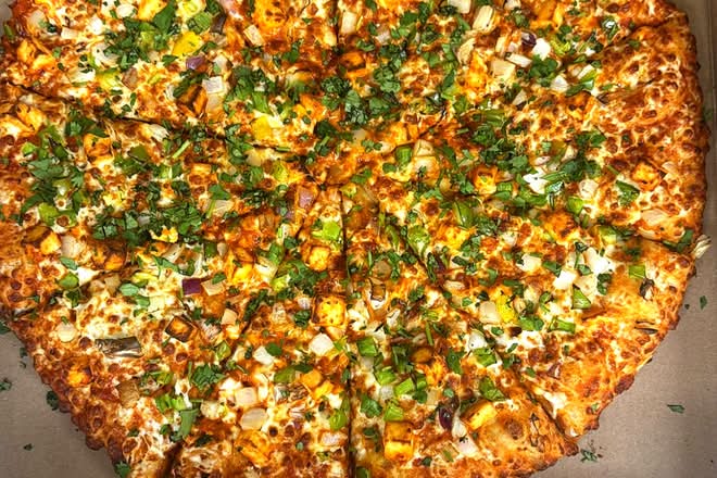 Butter Chicken Pizza