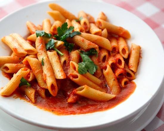 Penne in Classic Marinara ( Tomato Basil Sauce)