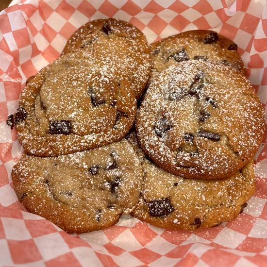 6 HOMEBAKED WARM  CHOCOLATE CHIP COOKIES  6