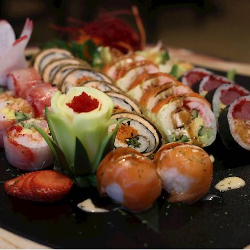 Thon epicée mini / Spicy Tuna Maki Small Rolls