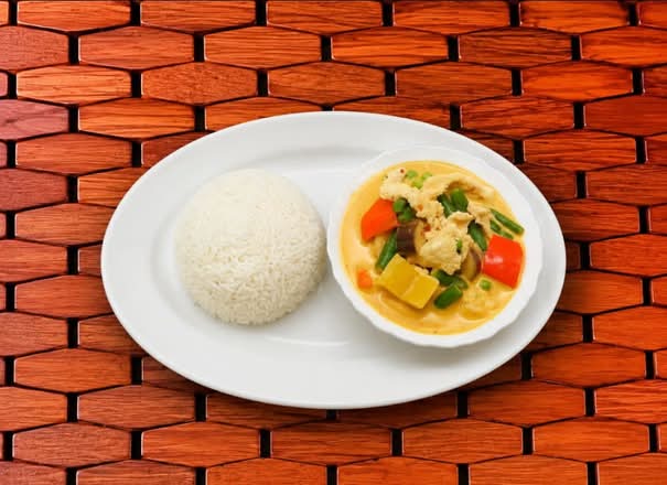 D30. Red Curry
