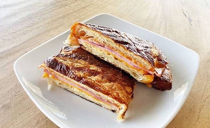 Cretzel Ham&Cheese Melt