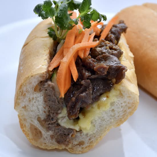 Grilled Lemongrass Rib Eye Beef Sandwich