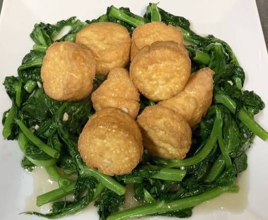 Feuilles de pois mange tout et tofu aux œufs-Snow peas leaves with egg tofu / 玉子豆腐豆苗-Đậu hũ trứng và rau đậu Hà Lan