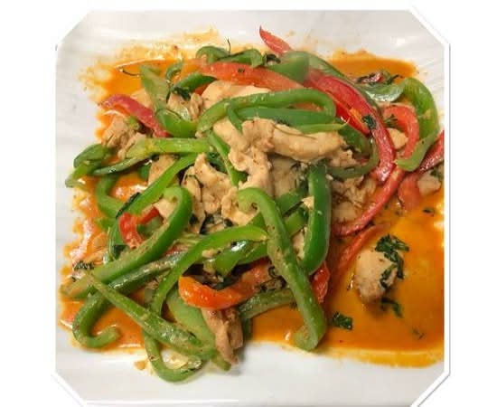 111-Poulet Thaï au lait de coco / Thai coconut milk chicken 泰邚雞/Gà Thái xào sữa dừa