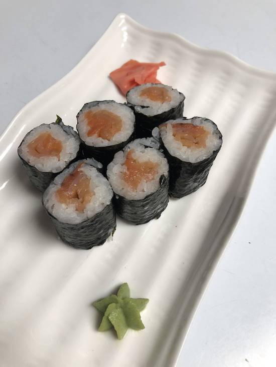 Smoked Salmon Maki Roll (6 pcs)