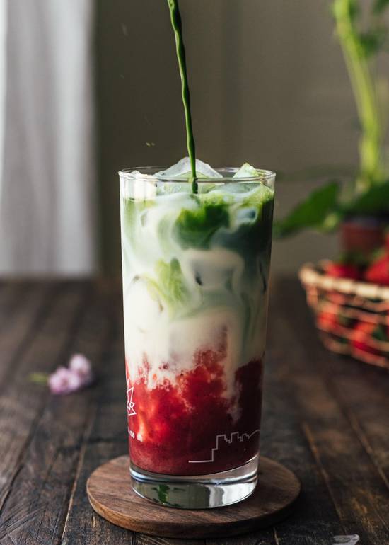 THE PINK AND GREEN (ICED STRAWBERRY MATCHA)