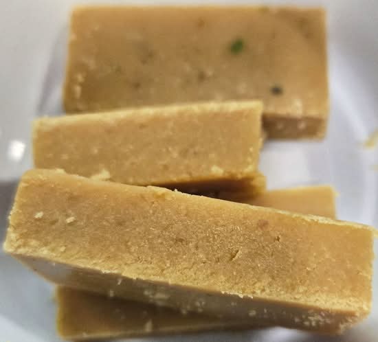 Besan Barfi ( 4pcs)