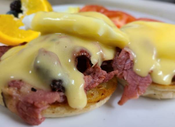 Œuf Bénédictine à la Viande Fumée / Smoked Meat Eggs Benedict