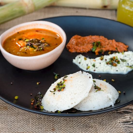 Idli Sambar Dip (3pcs)