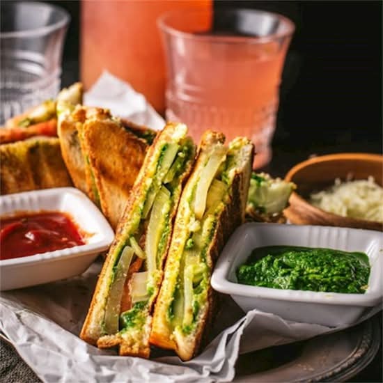 Grilled Bombay Sandwich (Veg)