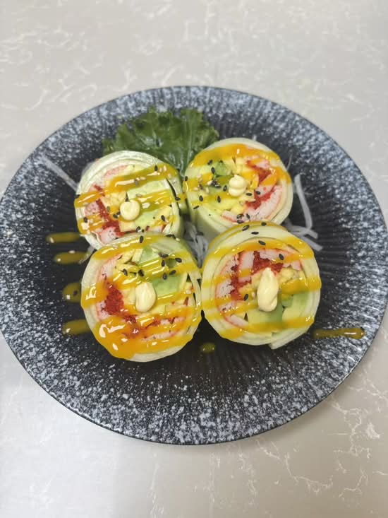 SR22 Summer roll 4pcs