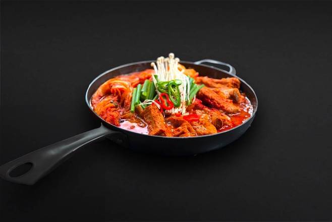 Spicy Braised Pork Ribs with Kimchi / 김치등갈비찜