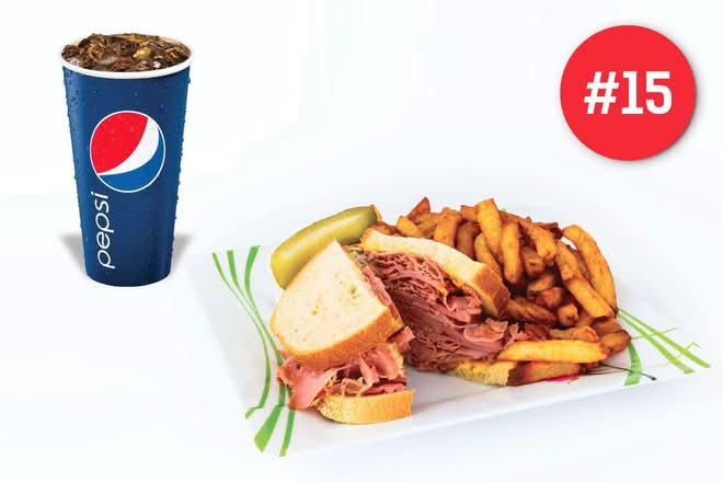 #15 Sandwich viande fumée, Frites et Boisson