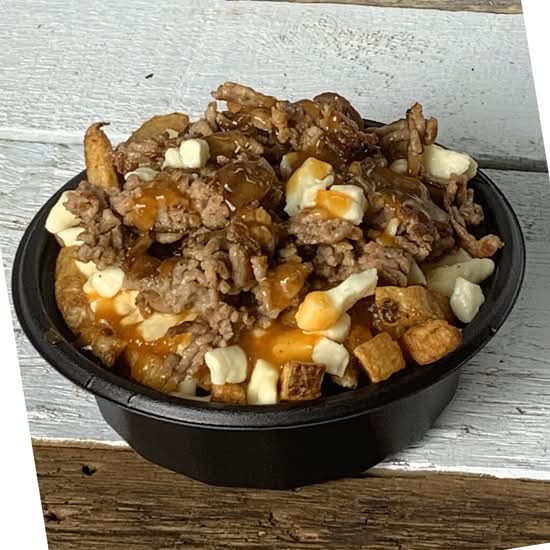 Poutine viande hachée et oignons