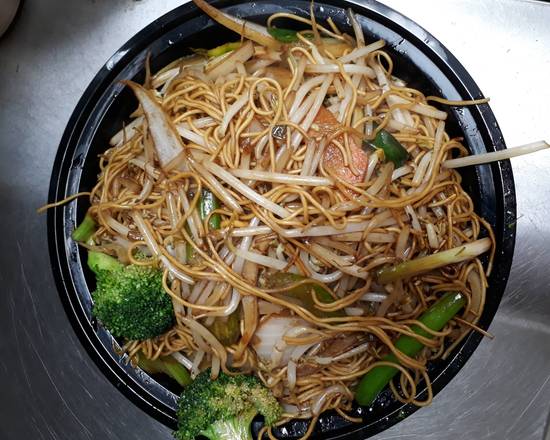 Vegetable lo mein