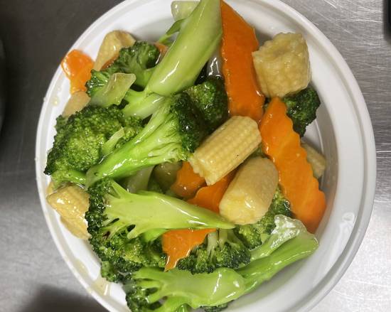 Broccoli with baby corn