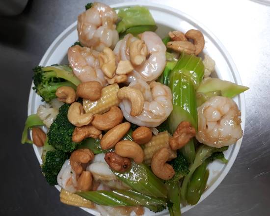Shrimp with cashew nuts