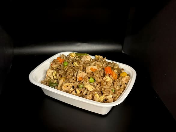 Riz Frit au Poulet / Chicken Fried Rice (12 oz)